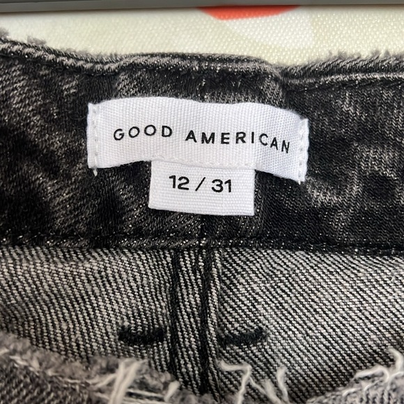 Good American Jeans - Picture 4 of 13